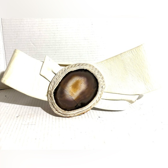 Handmade leather Elegant Cream Belt with Agate Stone Accent